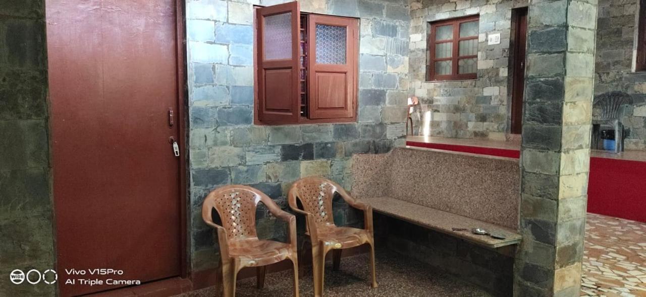 אנג'ונה Hill View Guest House מראה חיצוני תמונה